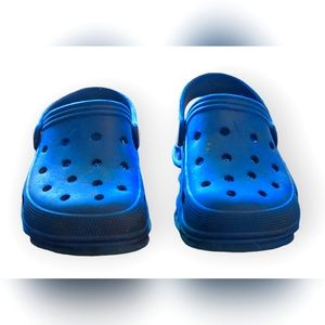 Blue toddler clogs size 4